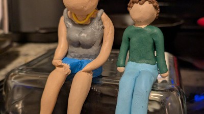 점토 인형 만들기 마지막 단계: 굽기